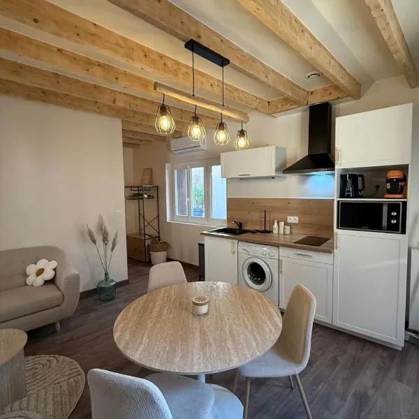 La Petite Couze, Maison cozy pour 2 en Auvergne, ξενοδοχείο σε Le Breuil-sur-Couze