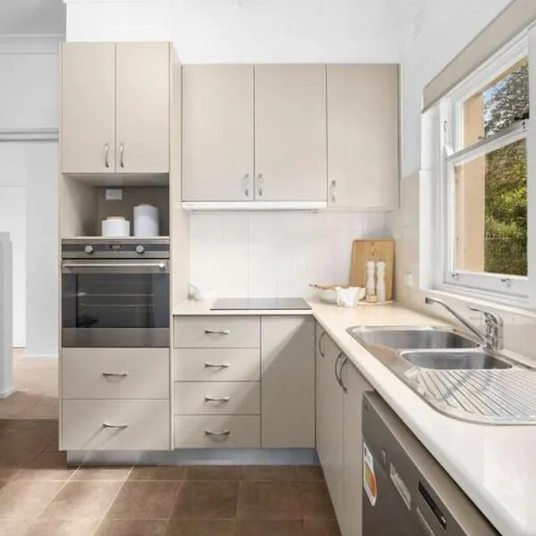 Braddon में, होटल Charming Cottage Walk to City and Eat Street