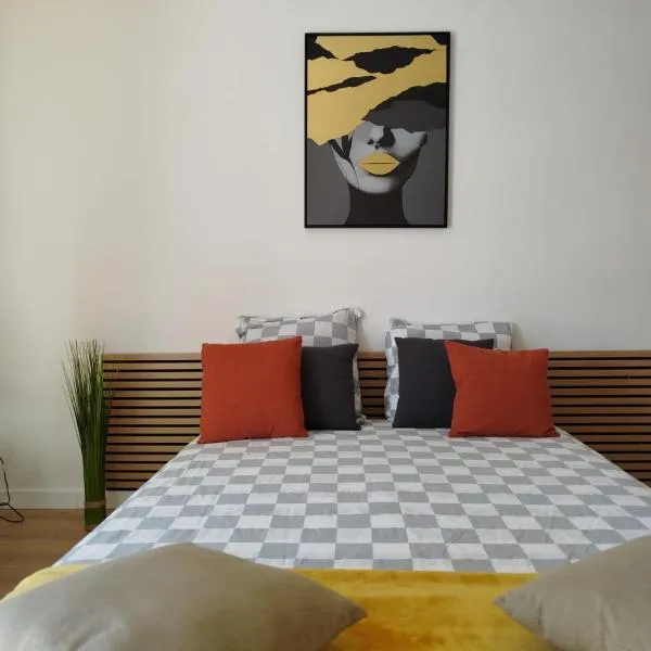 Appart T2 wifi Tv Balcon Jardin Parking, hotel in Montélimar