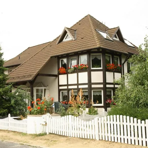 Pension Herkules, hótel í Ostseebad Koserow