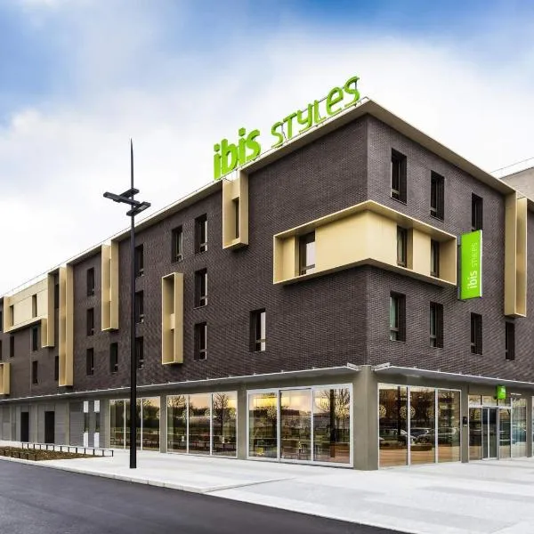 ibis Styles Guyancourt Versailles, Hotel in Guyancourt