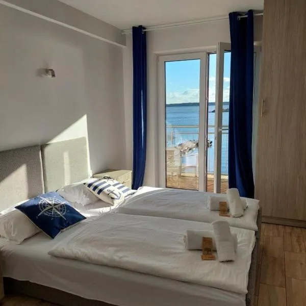 Relax place & restaurant, ξενοδοχείο σε Zegrze Południowe