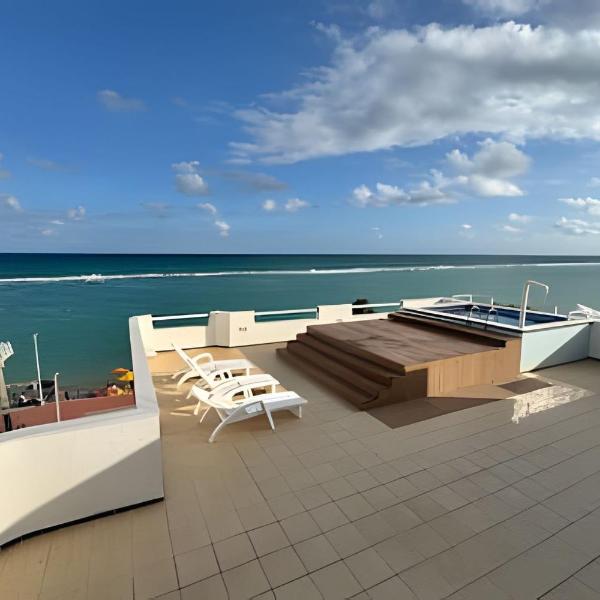 Cobertura beira mar piscina privativa, 5 quartos, ar condicionado, até 14 pessoas!