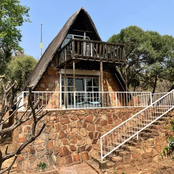 Tshiamo Bush Chalet、バッフェルスプアルトのホテル