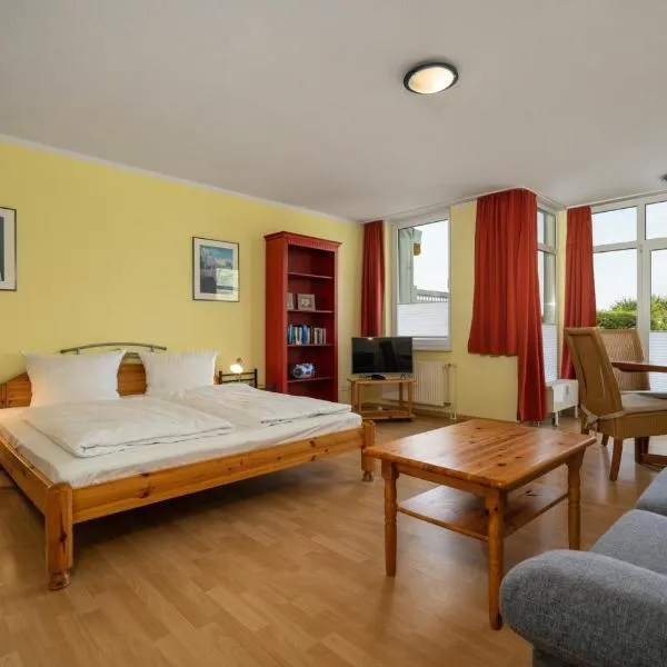 Ferienapartment Abendsonne mit direktem Seeblick und Terasse, hotel sa Waren