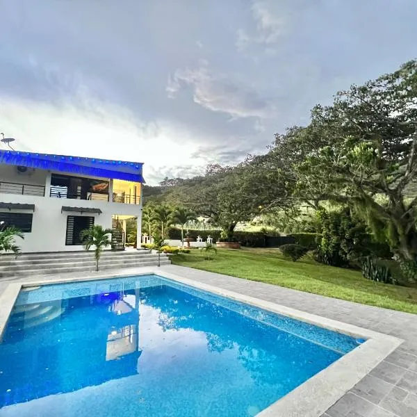 Casa Finca en La Unión Valle con piscina - Pompano, hotel v destinácii San Luis
