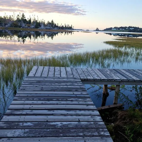 Sutaz Ocean Side Home, hotelli kohteessa Port Dufferin