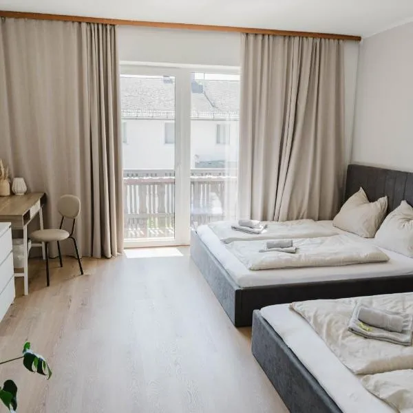 Ferienwohnung Emilia, hotel in Schiefling am See
