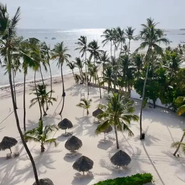 TROPICAL BAY - VACATION SUITES - LOS CORALES beach, hotel in Punta Cana
