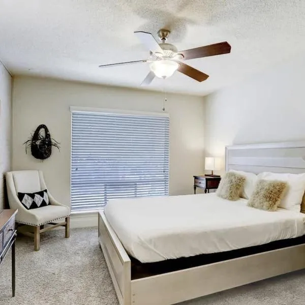 Limited-Time Spring Deal Galleria Escape 203, Hotel in Houston