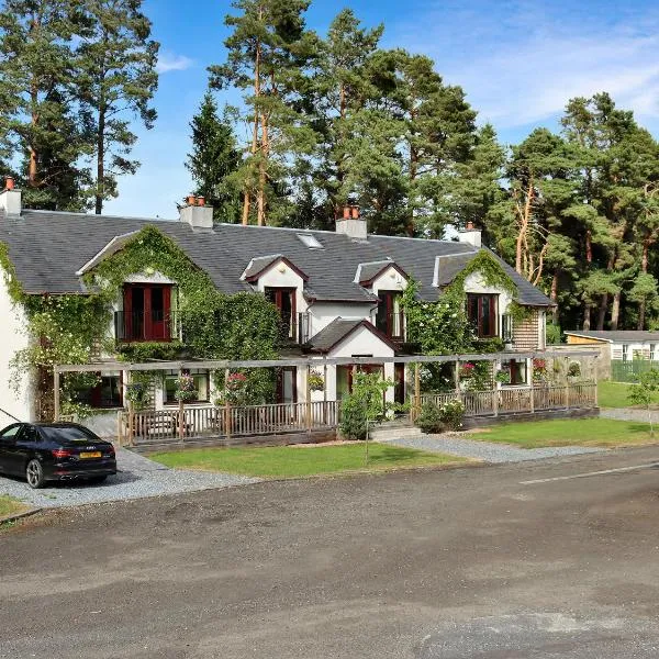 Family Lodge No 4 - Uk45693, hotel di Moulin