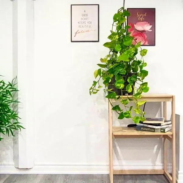 Pacific Mall Bright & Cozy Rooms with Privated Bathrooms, hotel i Toronto