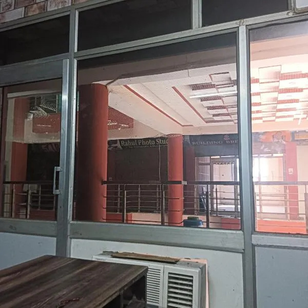 Hotel razia, hotel v destinaci Manāli