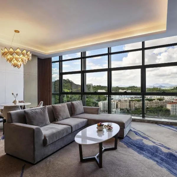 Mercure Shenzhen Longgang, hótel í Shenzhen
