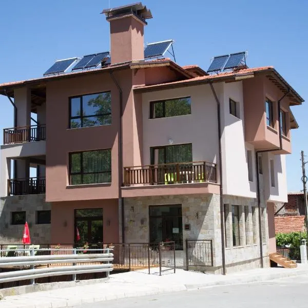 Sveti Nikola Family Hotel Sapareva Banya, hotell i Sapareva Banja