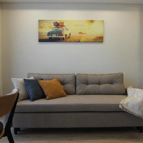 Warmzy Home - Modern Flat with Free Parking, hotel di Vilnius
