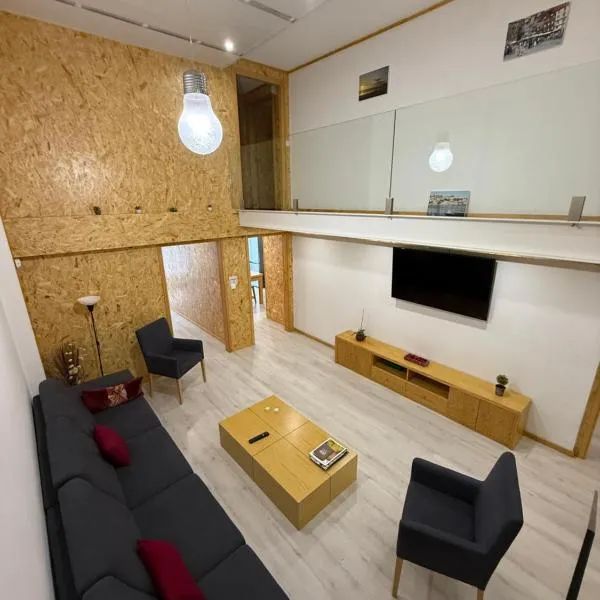 Porto Encanto- 7 Bedrooms, hotel u Portu