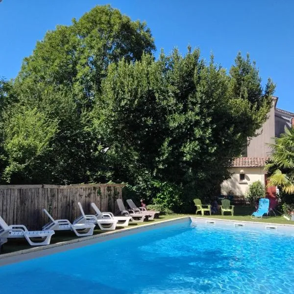 Hôtel La Gravenne, hotel v destinaci Thueyts