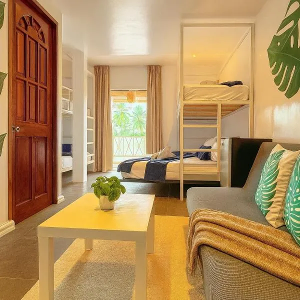The Blue Doors- Siargao, hotel en General Luna