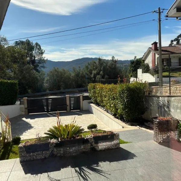 Casa famille, hotel in Cabeceiras de Basto