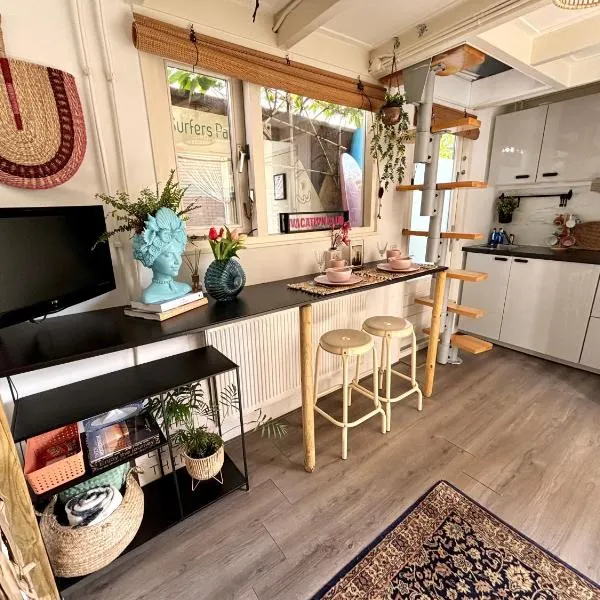 Tiny House - Surfers Paradise, hotell sihtkohas Noordwijk