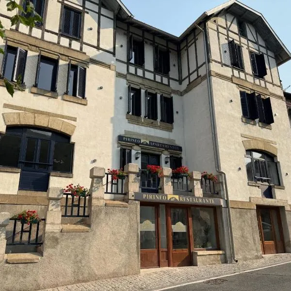 Apartamentos Pirineo, hotel en Isaba