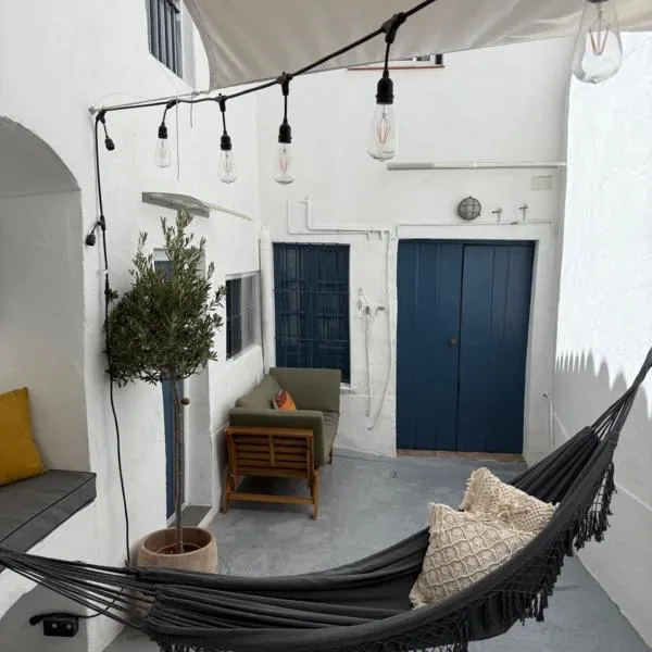 Casa Entre Lunas - Stylish Rustic Retreat, hotel v destinácii Olvera
