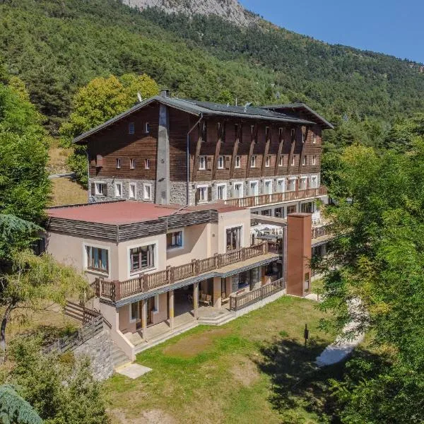 Auberge de jeunesse HI Valdeblore - Le Chalet, хотел в Валдеблор