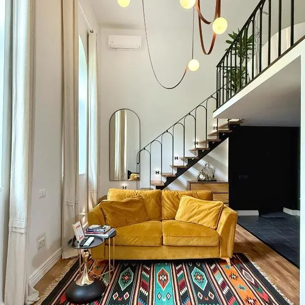 Love&Loft central park with private garden, hotel en Baia Mare