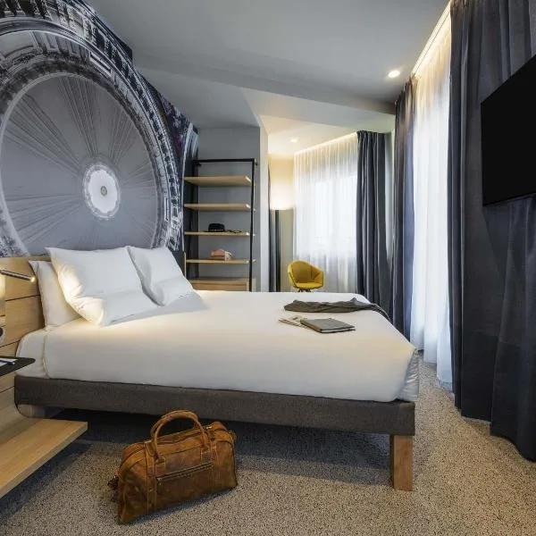 Novotel Paris 20 Belleville، فندق في باريس