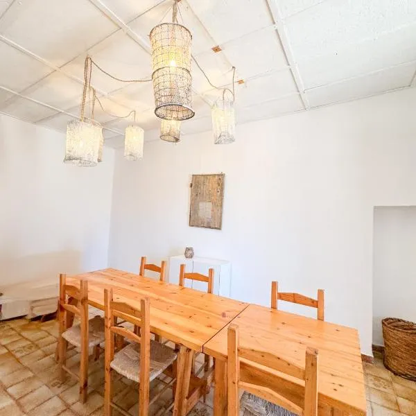 Kalma - Beachfront home at the fisherman village of Marceddi、Terralbaのホテル