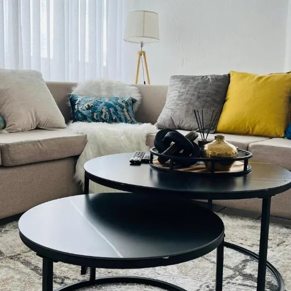 Luxury Two-Story Loft - Beautiful Golf Course Views，位于鲁德普特的酒店