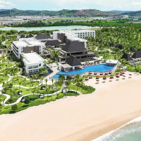 Pullman Lombok Merujani Mandalika Beach Resort, hotel di Kuta Lombok