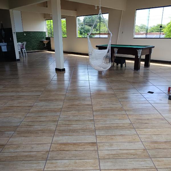Suíte bem localizada, perto da praia, ar-condicionado e garagem - Foto 4