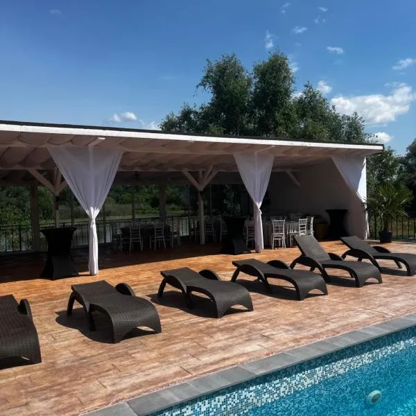 The Lakehouse Snagov Near Therme, hotel in Vlădiceasca