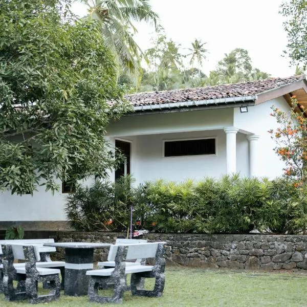 Calm Villa Ahangama, hotel in Ahangama