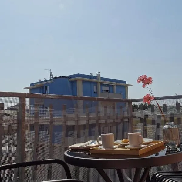 Interno12 Luminoso bilocale tra i tetti, hotel em San Benedetto del Tronto