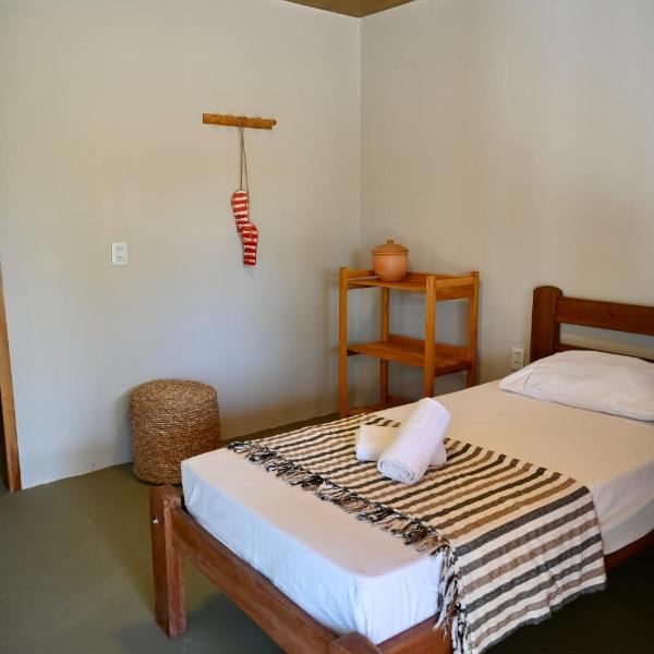 Flor - Private room with shared bathroom