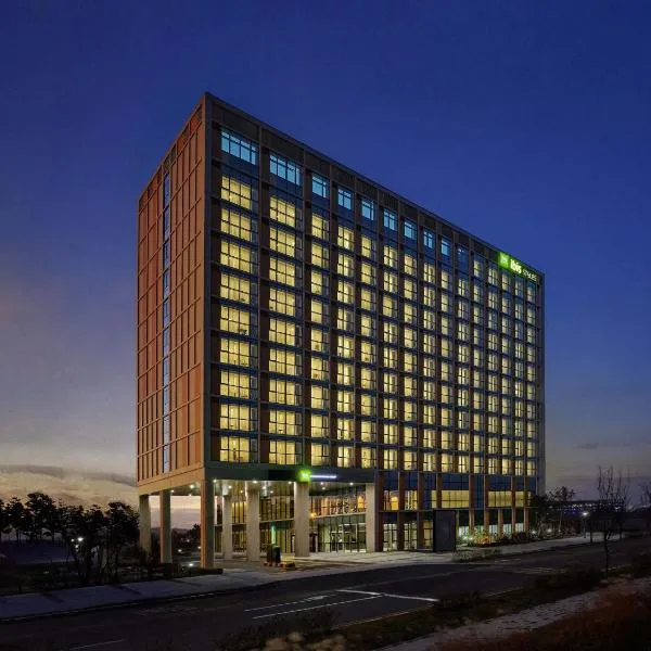 ibis Styles Ambassador Incheon Airport T2, hotel in Incheon