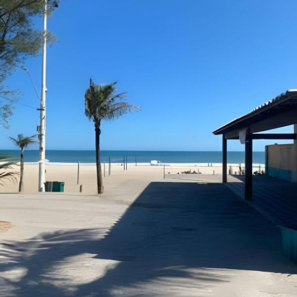 Duplex em Itaúna 4min da Praia que ocorre o WSL, 1min da pista de skate do LS, pracinha com parque infantil, quadra de futebol, tudo isso a 1 min da duplex, perto do comércio, wi-fi super rápido, monitoramento 24hrs