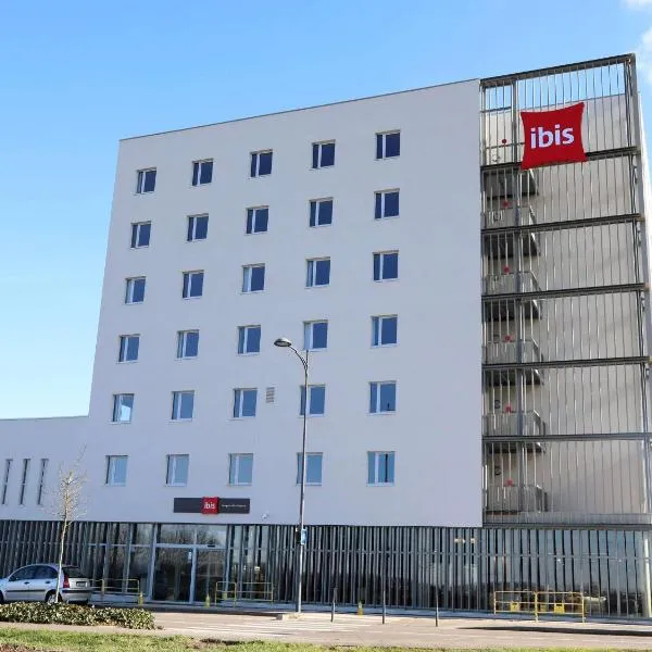 Ibis Bourgoin Jallieu Medipole, hotel in Bourgoin