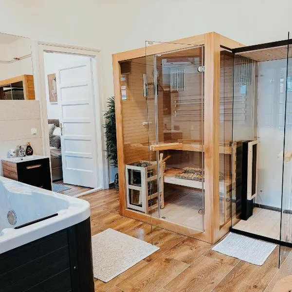 Jacuzzi-2 sauna-wine cellar-Rechnerschieber, hotel in Ðakovo