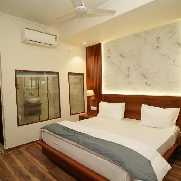 Hotel Premjees Paradise, hotel in Solan