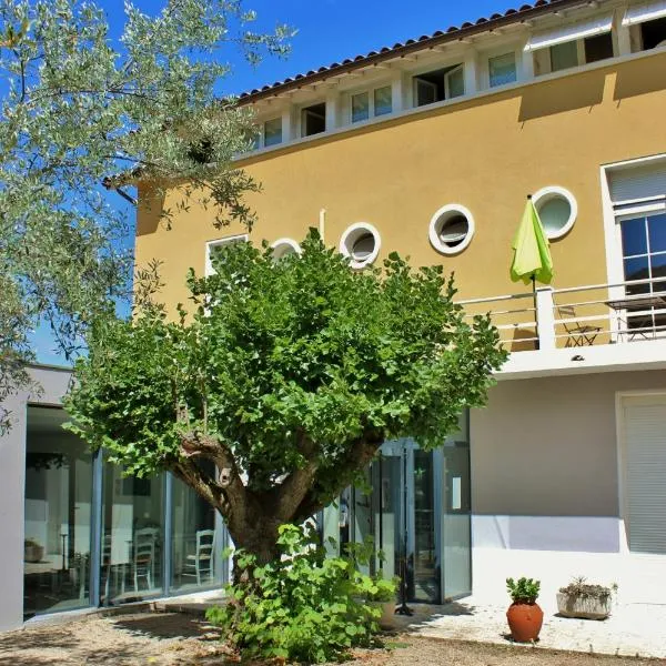 Hôtel La Caravelle, hotel em Nyons