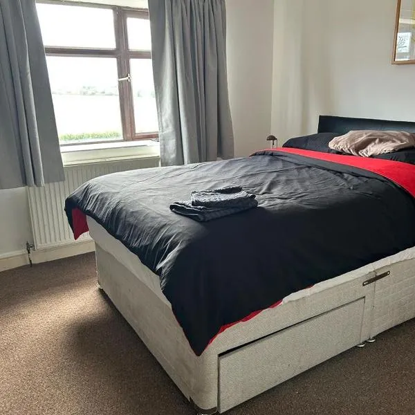 Crofton accommodation، فندق في Crofton