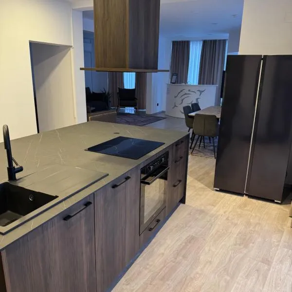Urban Apartment- Gjakove, hotel in Gjakove