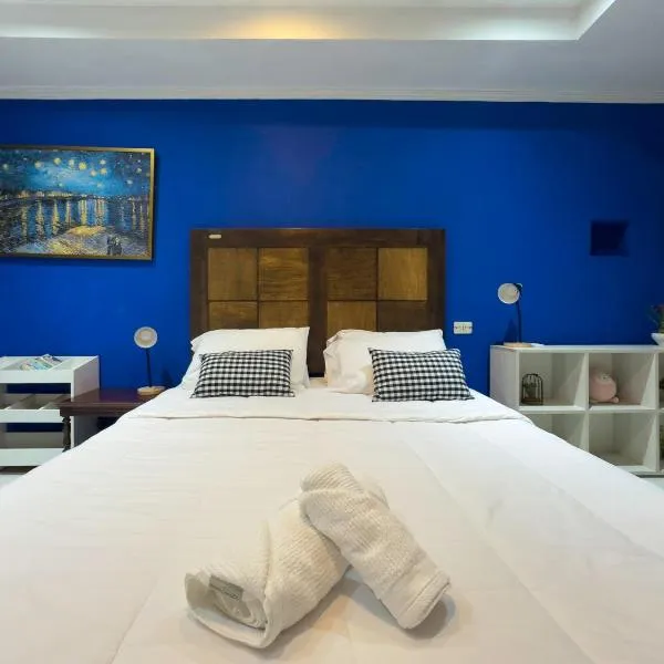 Casa moderna en Villamorra a pasos del Shopping Mariscal Lopez 2Dorm,2 garajes y Wifi, hotel in Asuncion