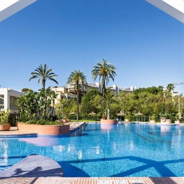 Apartamentos HOLIDAYS BENALBEACH, hotel in Benalmádena