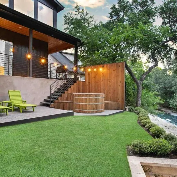 South Lamar Luxe Creekside Retreat with POOL