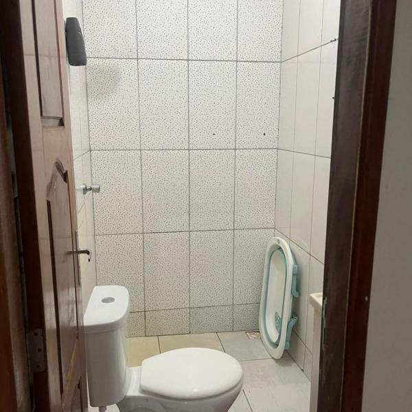 Casa grande Com 2 quartos e 2 suítes - Foto 4